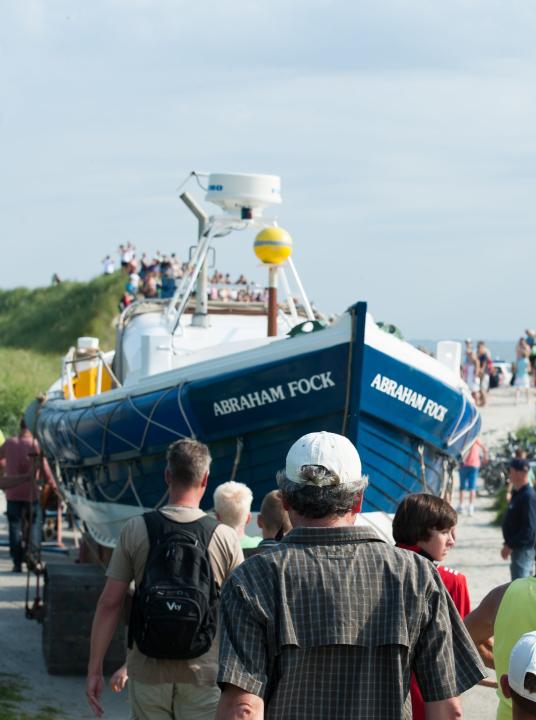 Demonstration horse-drawn rescue boat - VVV Ameland - Wadden.nl