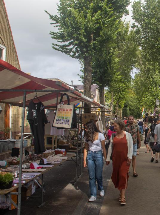 Braderie Midsland - VVV Terschelling - Wadden.nl