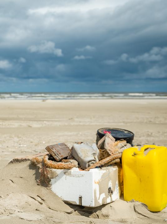 Boskalis Beach Clean-up Tour - VVV Schiermonnikoog - Wadden.nl